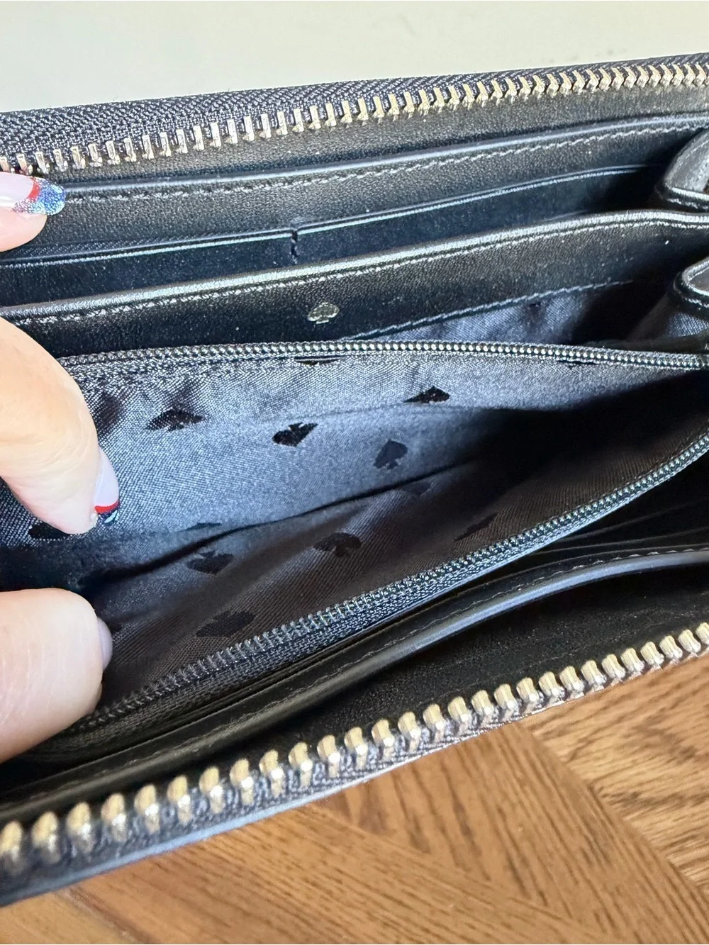 Kate Spade Shimmy Glitter Boxed Large Continental Wallet in black like new